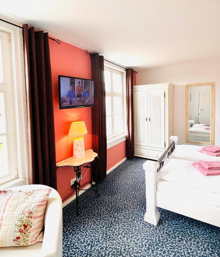 Pension Altstadt Moench In Top Lage Preis Inclusive 5 Prozent Bettensteuer Und Fruehstueck Штральзунд Екстер'єр фото